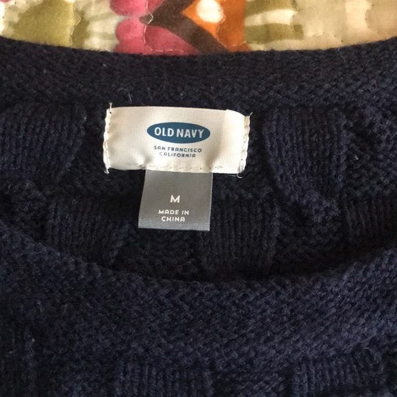 Old navy medium sweater - Picture 2 of 3